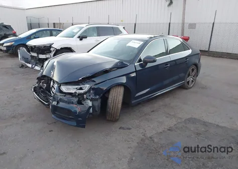 2018 Audi A3 2.0T Premium/2.0T Tech Premium z USA, uszkodzony, nr VIN WAUJ8GFF8J1049392